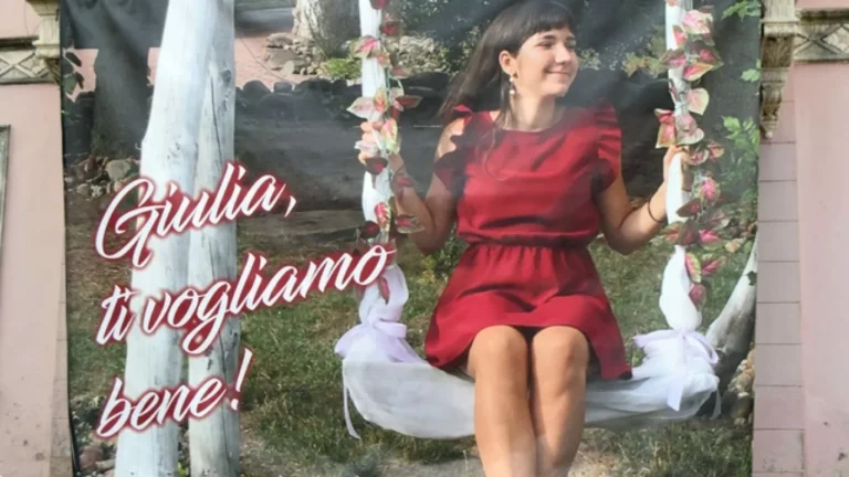 L’audio esclusivo di Giulia: “Mi ricatta…”